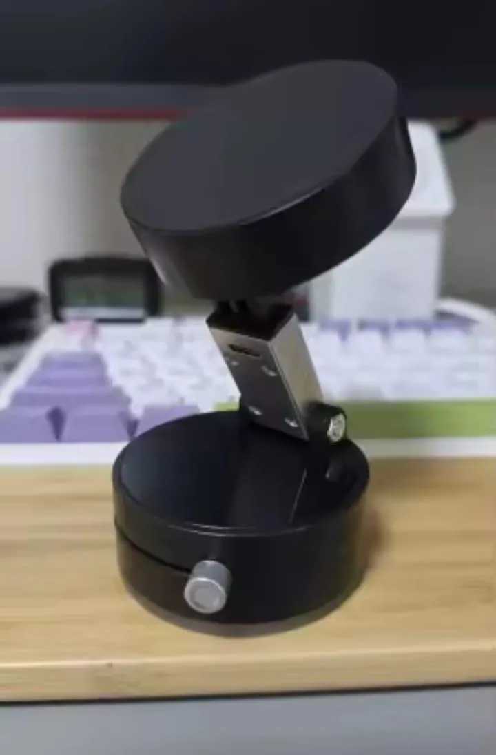 360° Rotating Magnetic Car Phone Holder – Strong Suction Dashboard Mount for All Smartphones