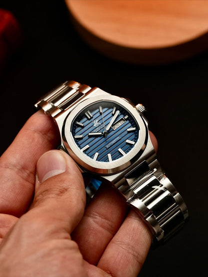 Blue dial, silver chain